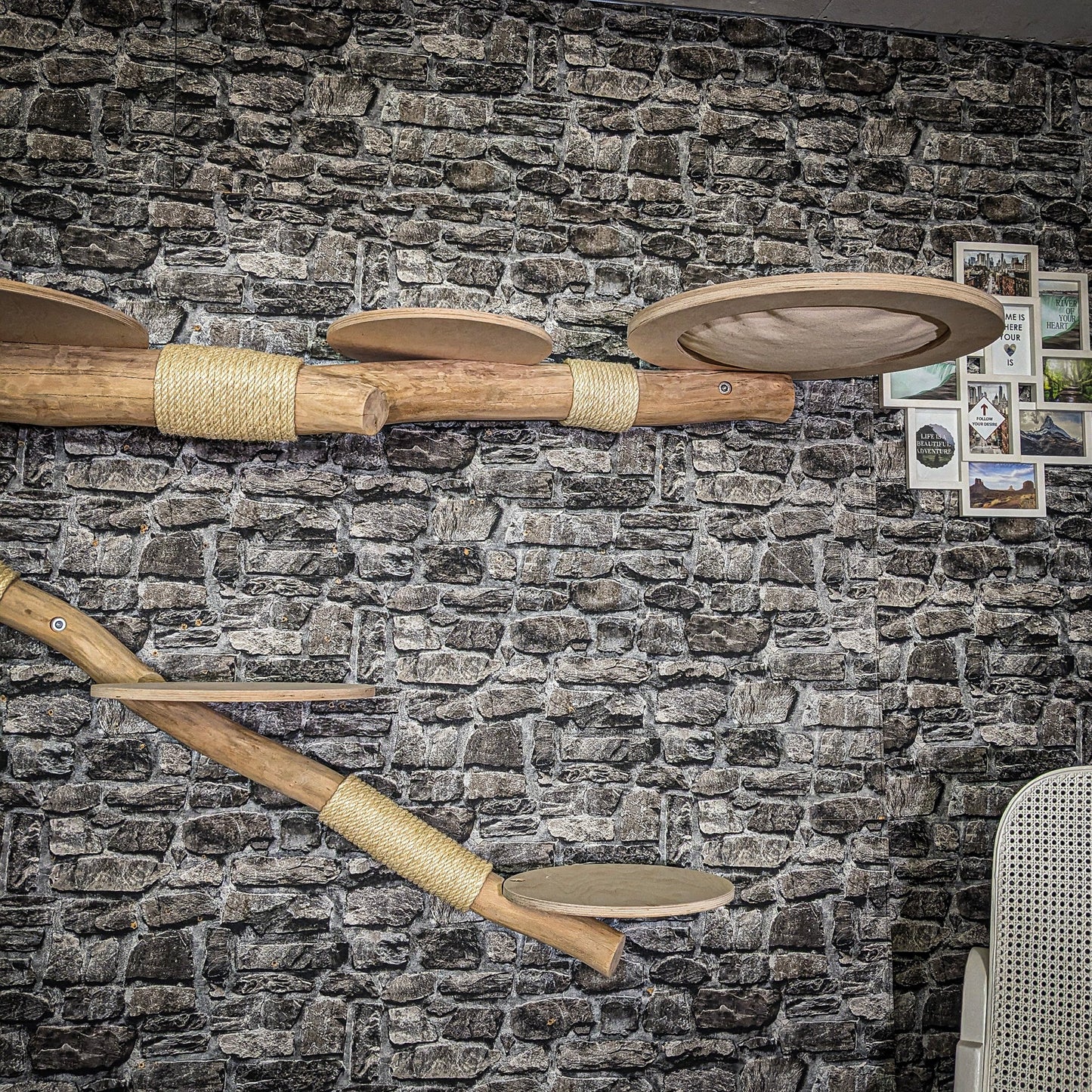 Wall-Mounted Natural Cat Tree 270 cm lang Cat Tree Natural Wood Design