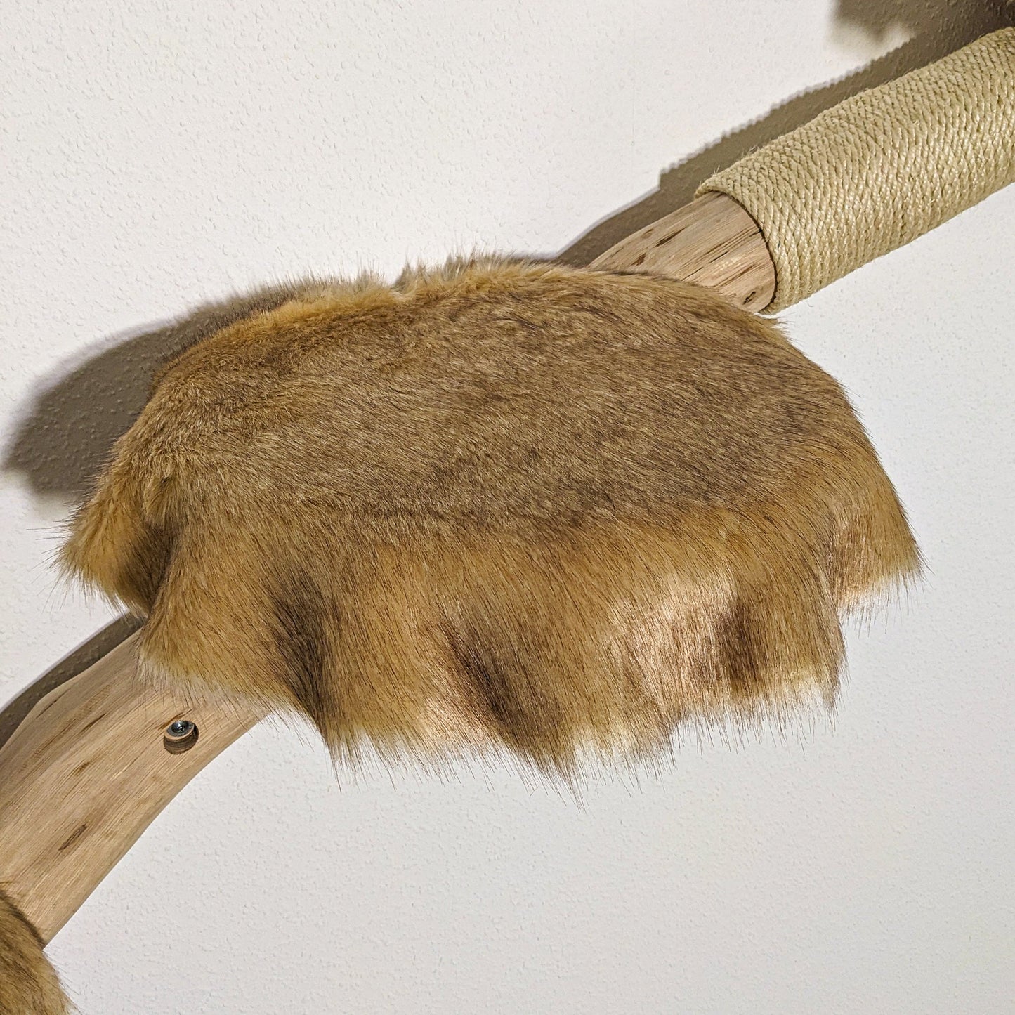 Wall-Mounted Natural Cat Tree 240 cm Length Cat Tree Natural Wood Design