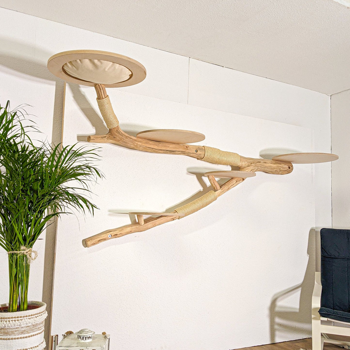 Wall-Mounted Natural Cat Tree 255 cm Length Cat Tree Natural Wood Design