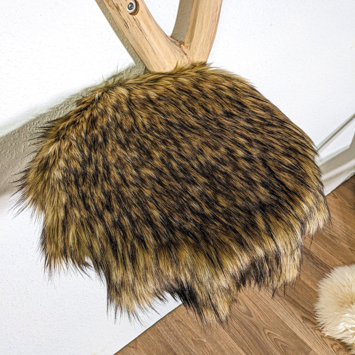 Wall-Mounted Natural Cat Tree 115 cm Height Cat Tree Natural Wood Design