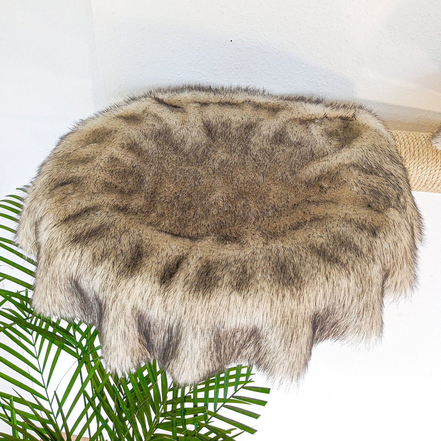 Wall-Mounted Natural Cat Tree 225 cm Length Cat Tree Natural Wood Design