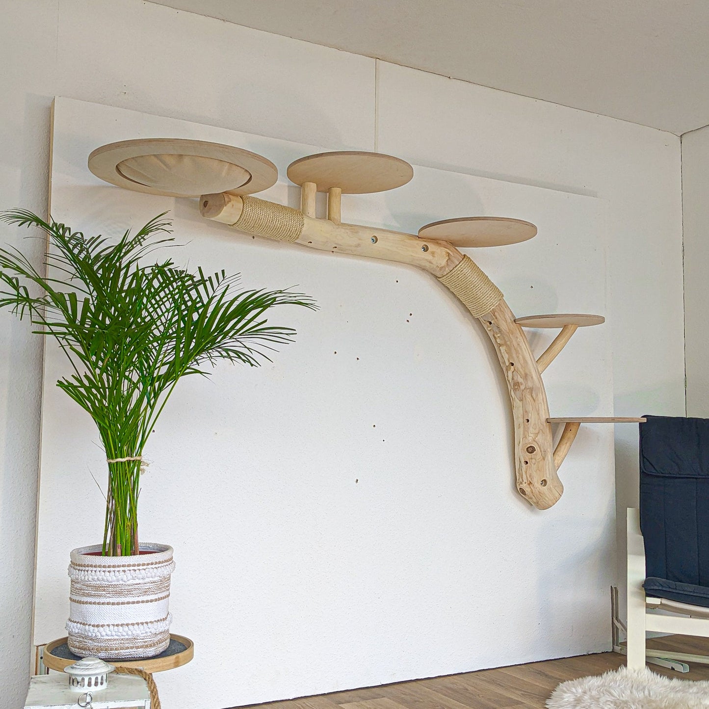 Wall-Mounted Natural Cat Tree 225 cm Length Cat Tree Natural Wood Design