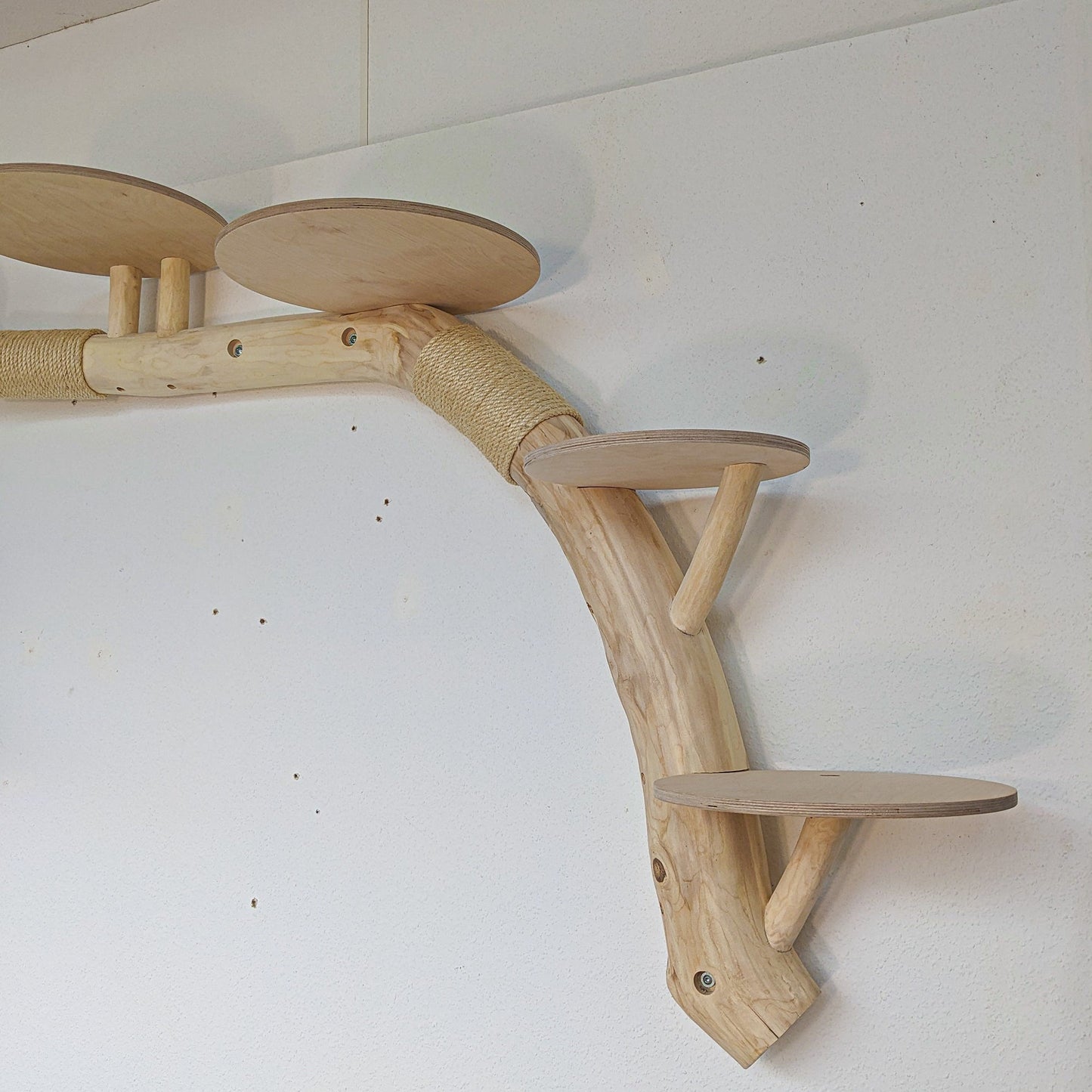 Wall-Mounted Natural Cat Tree 225 cm Length Cat Tree Natural Wood Design