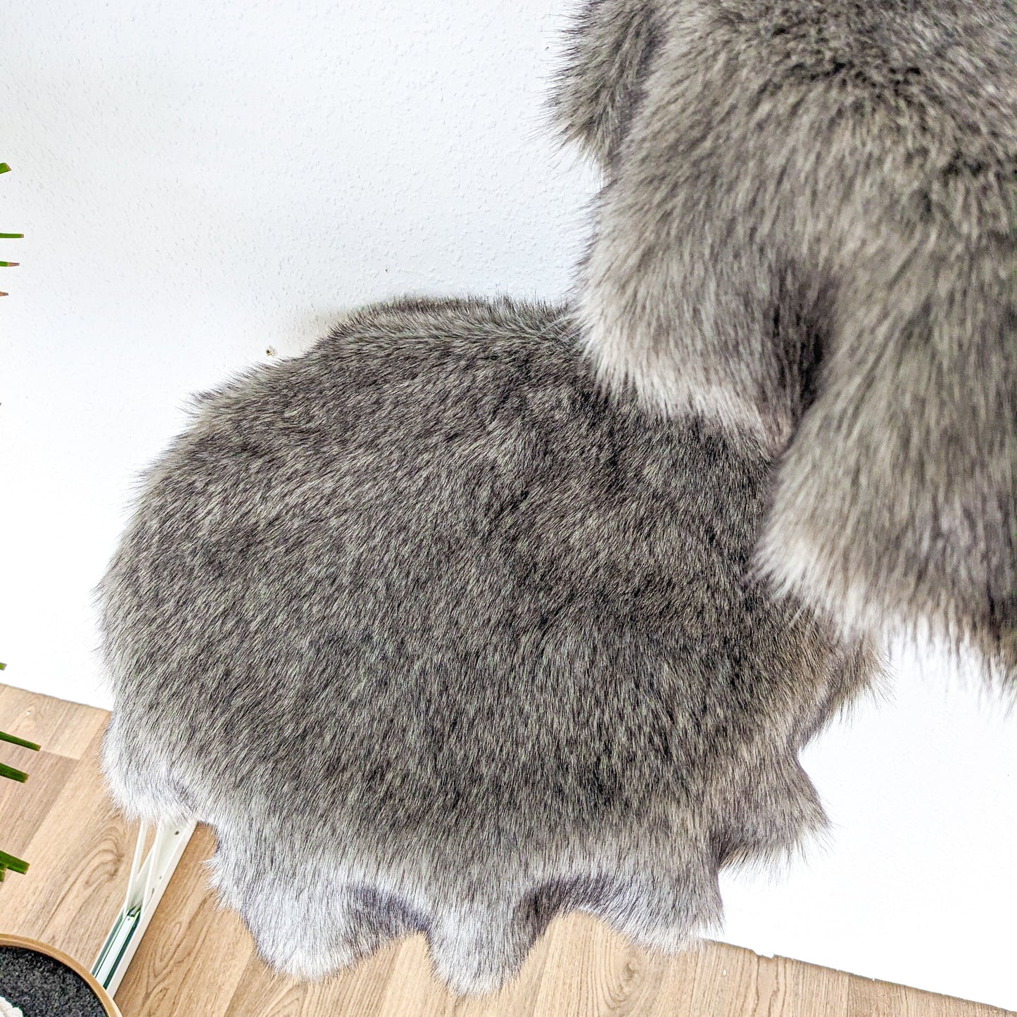 Wall-Mounted Cat Tree 190 cm Length Cat Tree Natural Wood Design