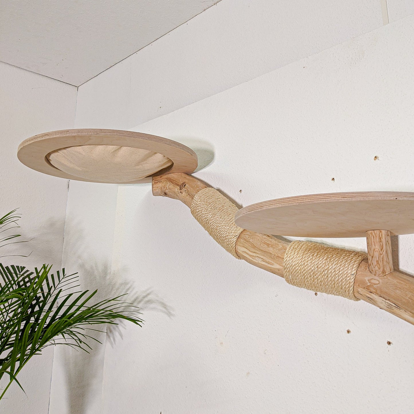 Wall-Mounted Natural Cat Tree 180 cm Length Cat Tree Natural Wood Design