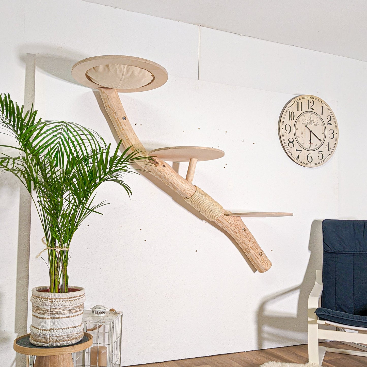 Wall-Mounted Cat Tree 160 cm Length Cat Tree Natural Wood Design